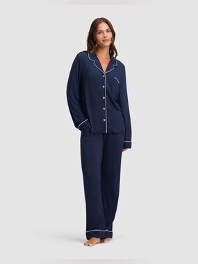 Cozy Earth Women's Bamboo Stretch-Knit Long Sleeve Pajama Set Navy